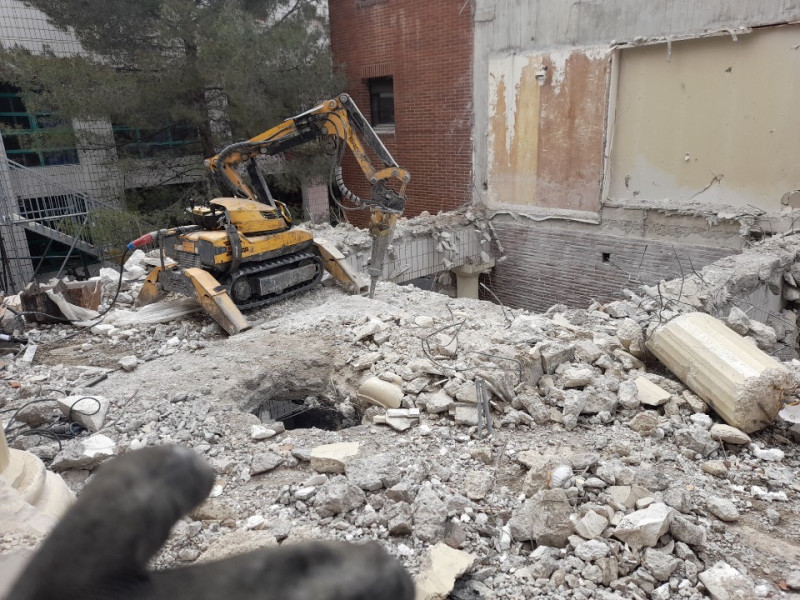 Travaux de Démolition pour chantier avec ROBOT DE DÉMOLITION BROKK® à LYON