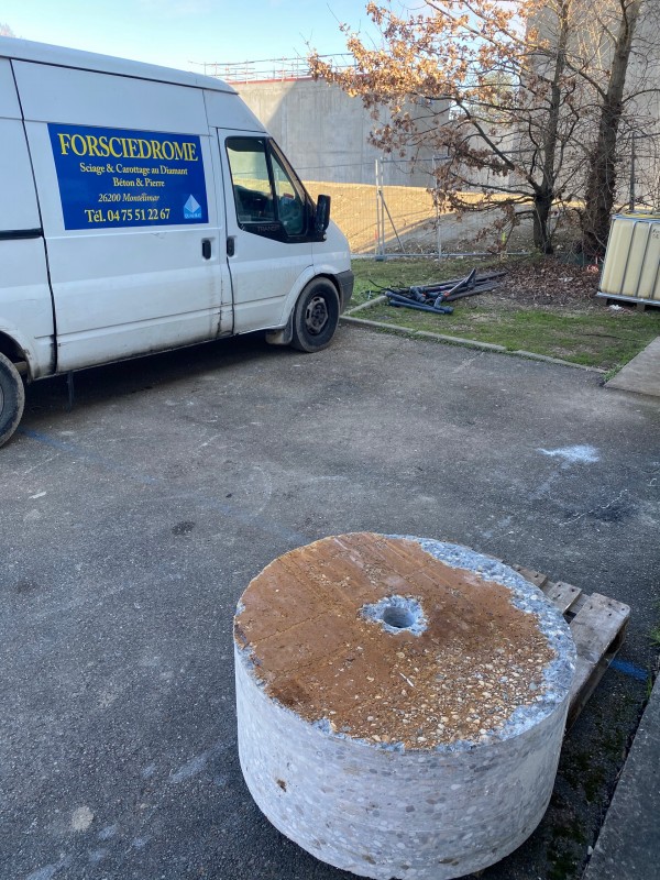 Carottage d'un diamètre de 1 mètre pour une station d’épuration  à Salon de Provence