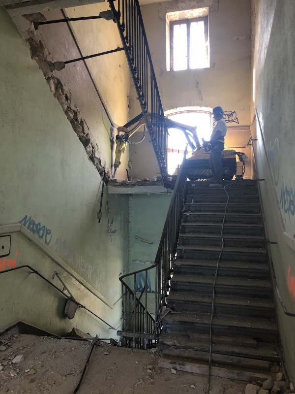 Travaux de Démolition pour chantier avec ROBOT DE DÉMOLITION BROKK® à LYON