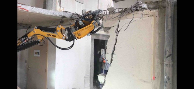 DÉMOLITION à MONTÉLIMAR DANS LA DROME