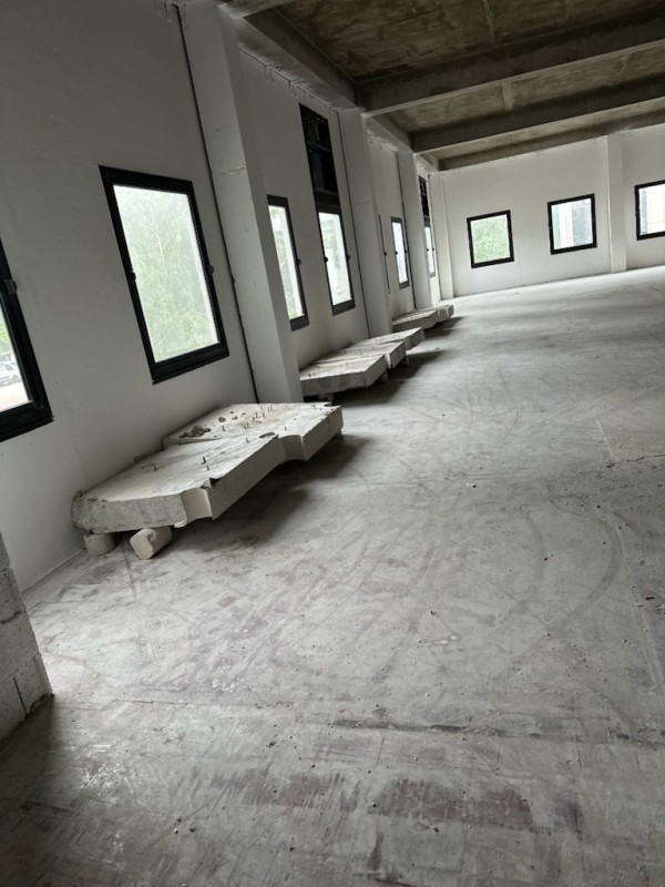 Travaux de sciage d’une grande dalle béton à Valence dans la Drôme