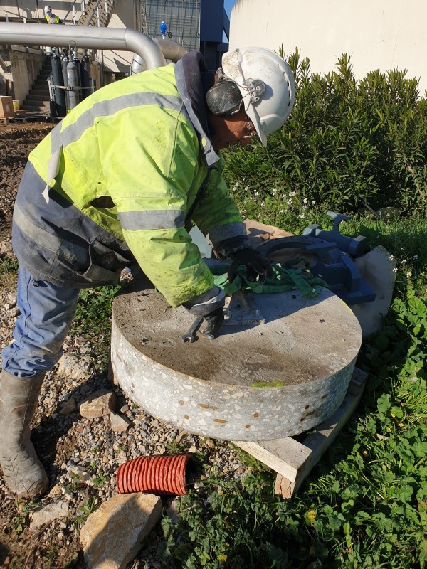 Carottage d'un diamètre de 1 mètre pour une station d’épuration  à Salon de Provence