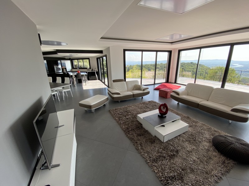 Entreprise de sciage Création d’ouvertures panoramiques dans une maison à Valence dans la Drôme – Projet suivi par un architecte