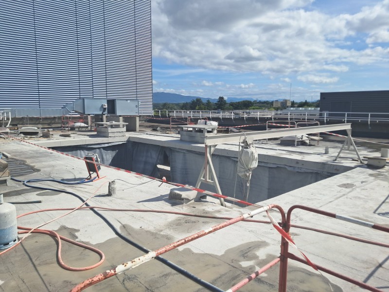 Travaux de sciage d’une grande dalle béton à Valence dans la Drôme