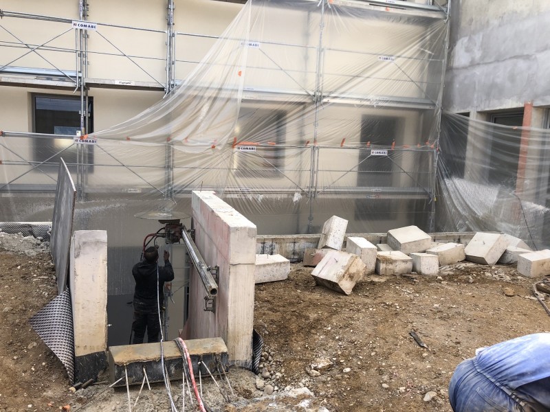 sciage et démolition de quai béton à salon de provence dans les bouches du rhône.