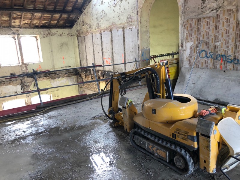 démolition d'un batiment au brokk à Grenoble