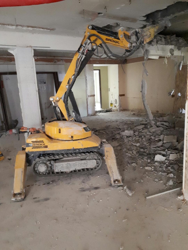 Travaux de Démolition pour chantier avec ROBOT DE DÉMOLITION BROKK® à LYON