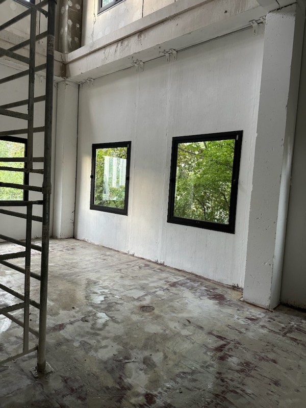 Travaux de sciage d’une grande dalle béton à Valence dans la Drôme