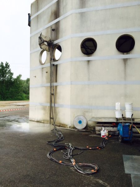 sciée un mur béton en ardéche